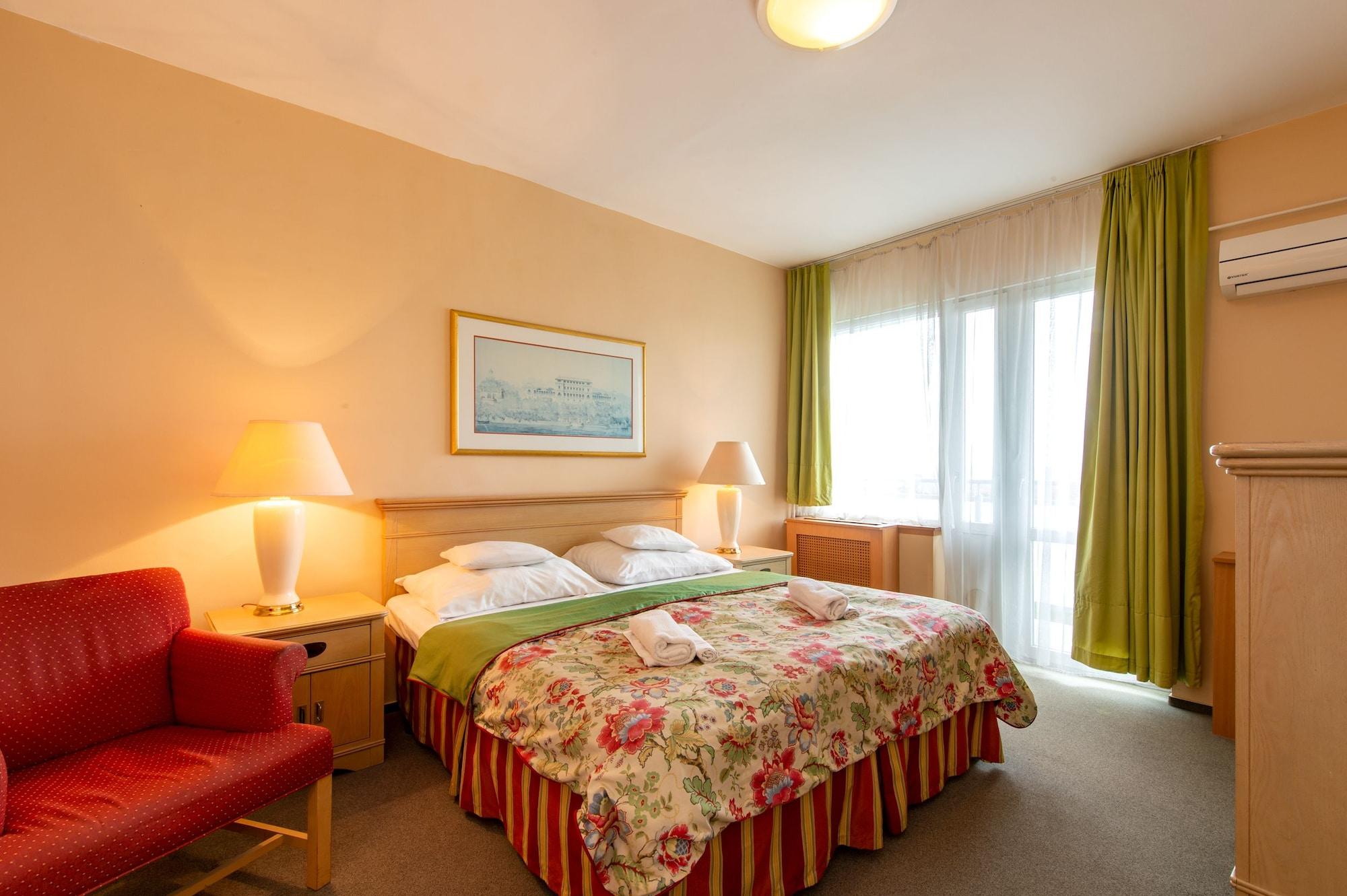 Hotel Fit Hévíz Eksteriør billede